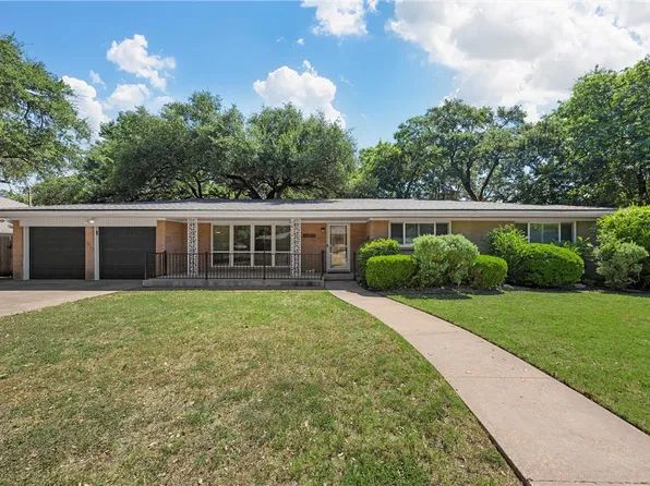 2417 Wooded Acres Dr, Waco, TX 76710