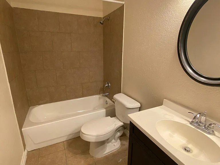 10727 Green Lake Dr — Photo 16
