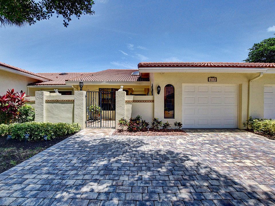 Home For Sale In Deer Creek