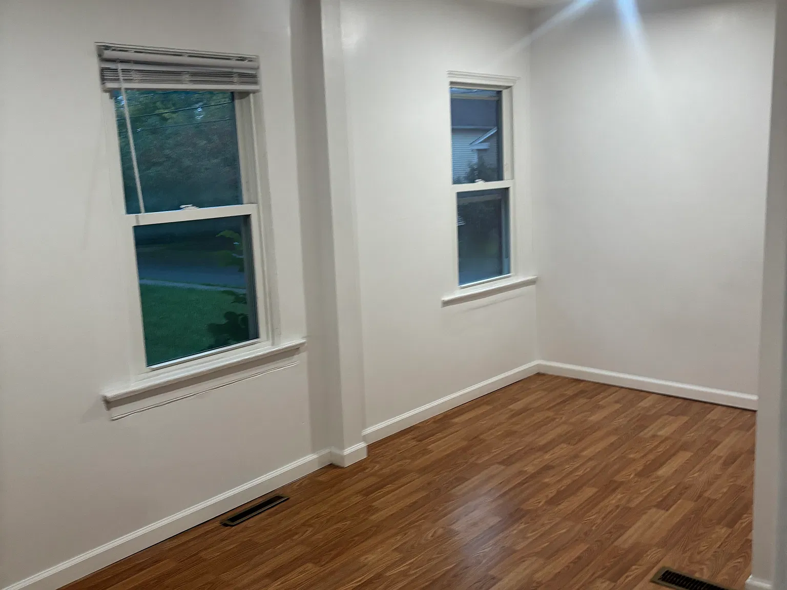 3 bed, $1,400 — Photo 2