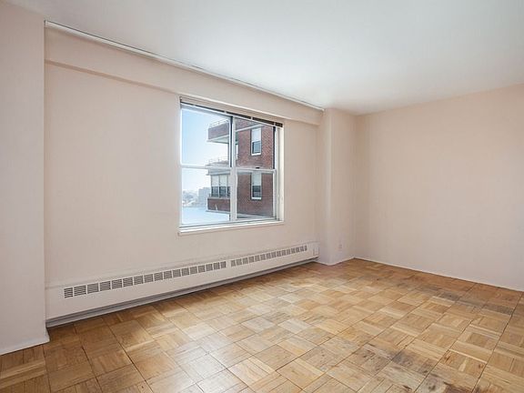 4th image of 570 Grand St #L1501