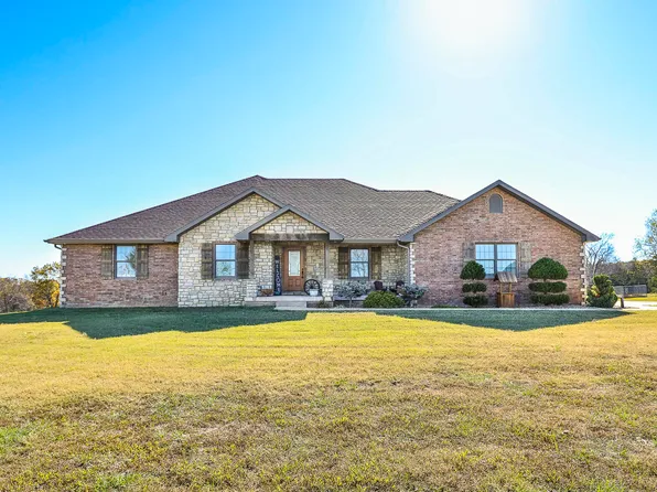 1558 E 432nd Road, Bolivar, MO 65613