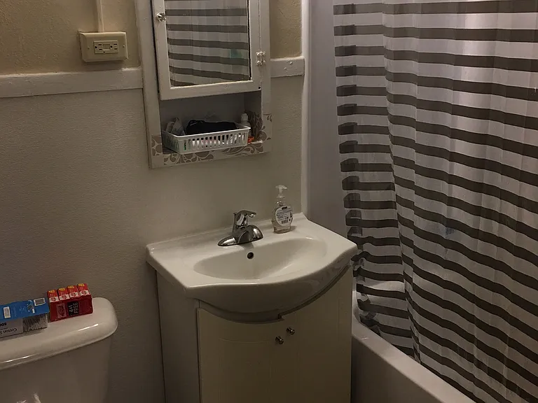 741 Melrose Ave #9 — Photo 6