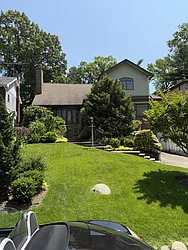 195-22 Mclaughlin Avenue