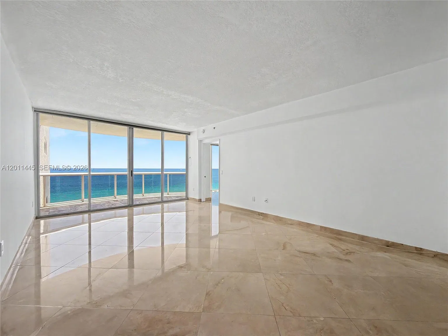 17555 Collins Ave — Photo 4