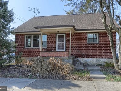 102 N Duke St, Hummelstown, PA, 17036