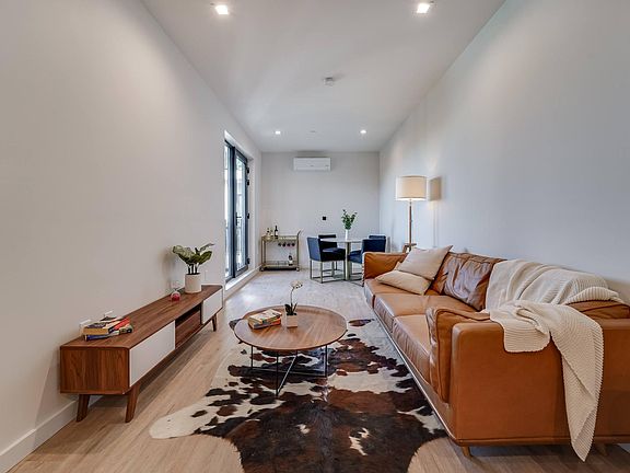 3rd image of 319 Pine St Penthouse 6