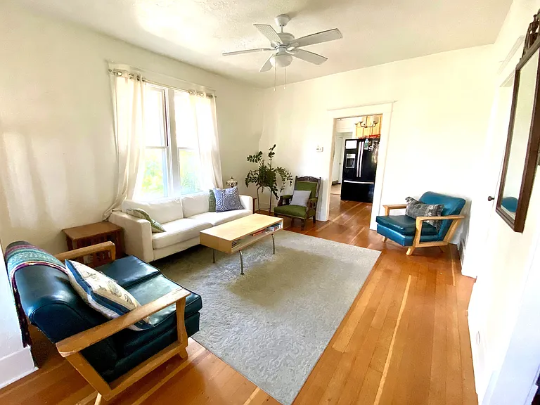 370 E Kensington Ave — Photo 5