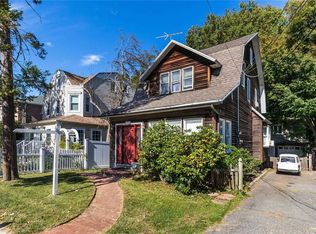 21711 Corbett Rd, Bayside, NY 11361
