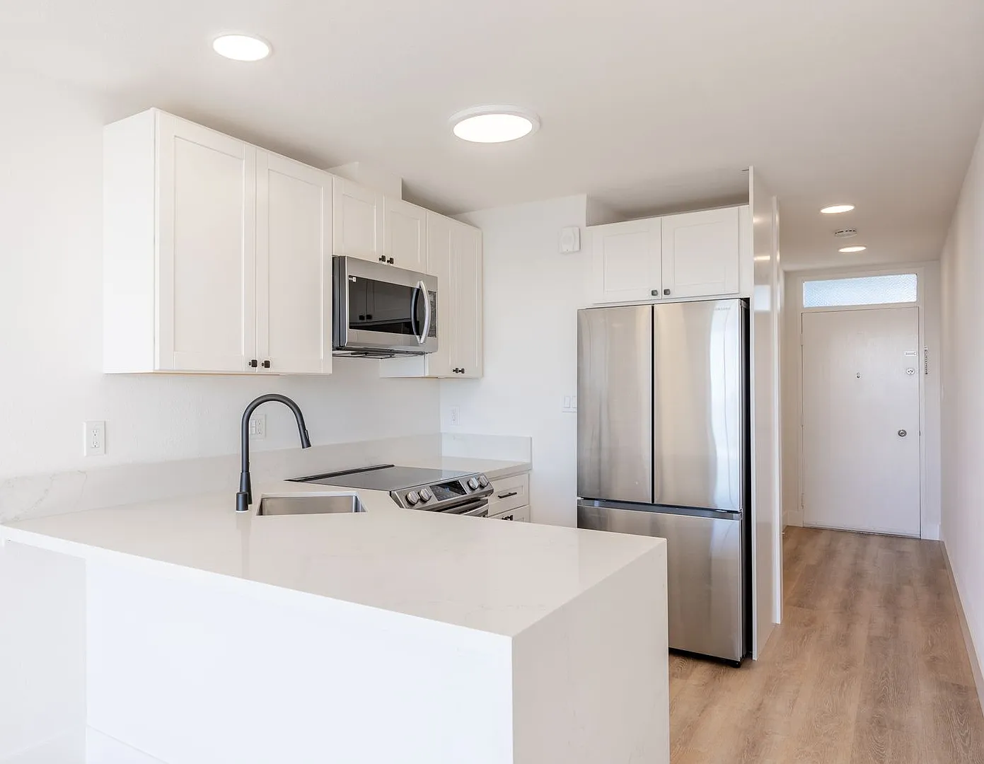 940 Guerrero Street (1082r) — Photo 3