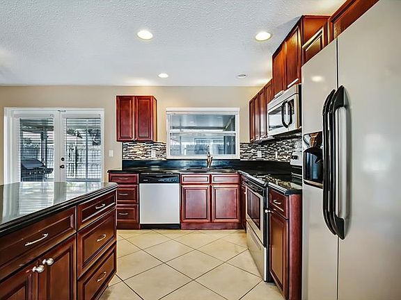 2nd image of 5964 Dunfries St N