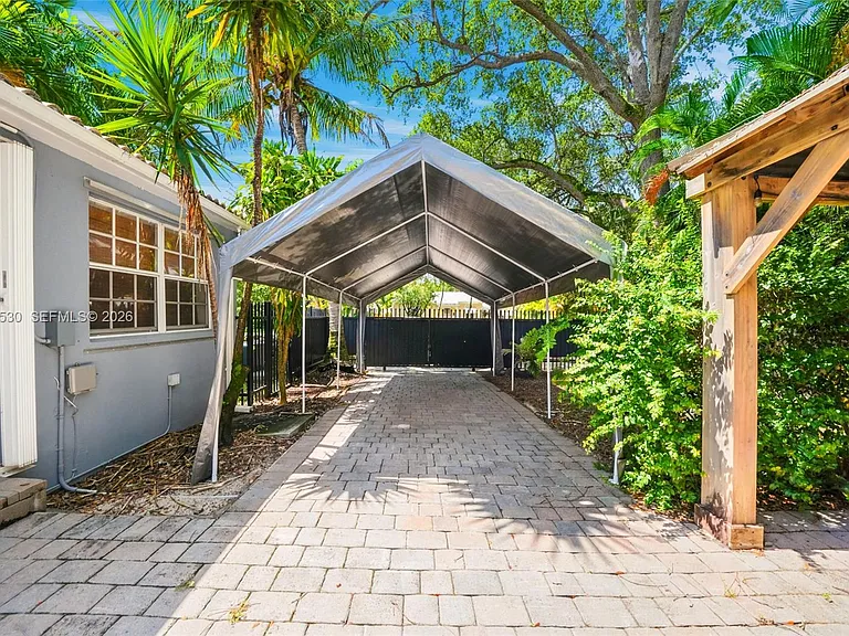 2301 Tequesta Ln — Photo 34