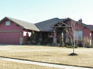 3707 SE 31st St, Topeka, KS 66605