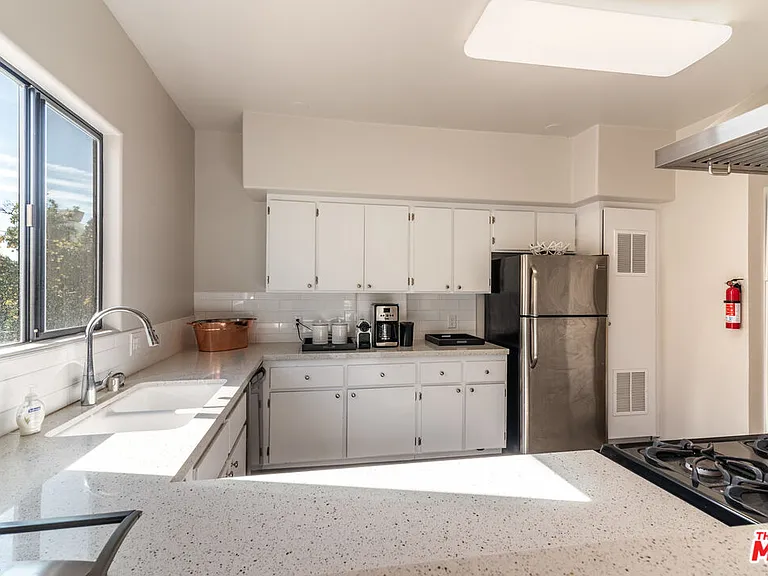751 N Croft Ave #1/2 — Photo 9