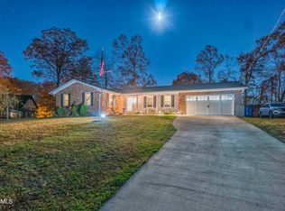 102 Oakwood Dr, Clinton, TN 37716