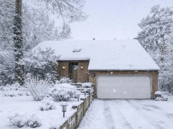 6576 Isabelle St, Portage, MI 49024