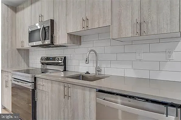 3259 N 13th St #B — Photo 15