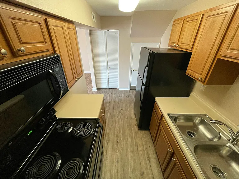 3518 E Richmond Rd #15 — Photo 5