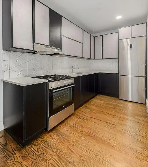 98 Himrod St #3R — Photo 3