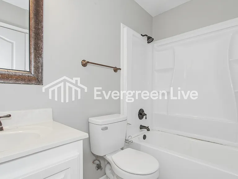 187 Roscommon Rd — Photo 9