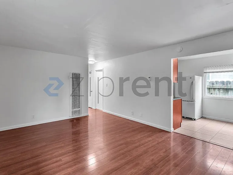 2341 21st St #B — Photo 17