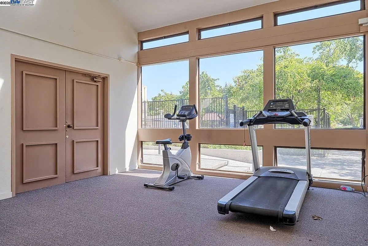 1 bed, 1.0 bath, 712 sqft, $2,500 — Photo 1