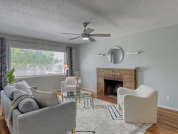 4th image of 1529 E Walton Ave