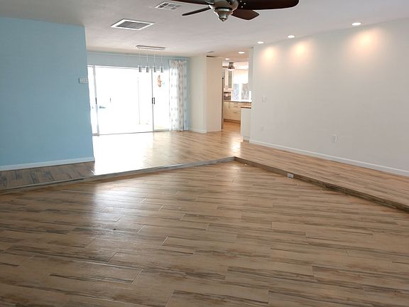 5th image of 936 S Gondola Dr