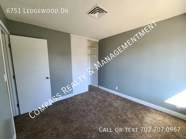 6751 Ledgewood Dr — Photo 20