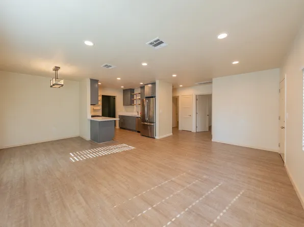 7503 Camellia Ave, North Hollywood, CA 91605