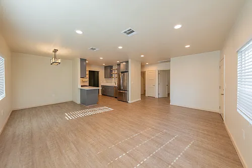 7503 Camellia Ave Photo 1