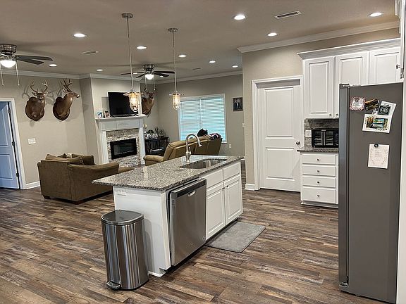 4th image of 100 Tanglewood Dr