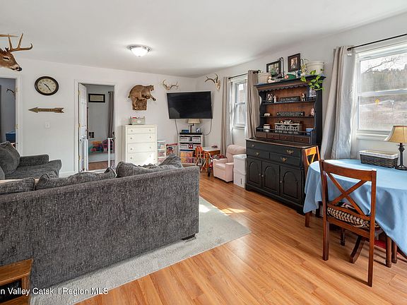 4th image of 1677 New York 145