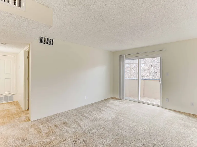 Americana Lakewood Apartments — Photo 19