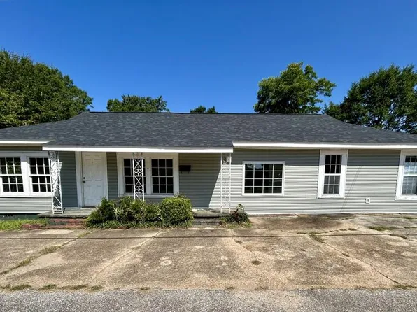 418 S Main St, Headland, AL 36345