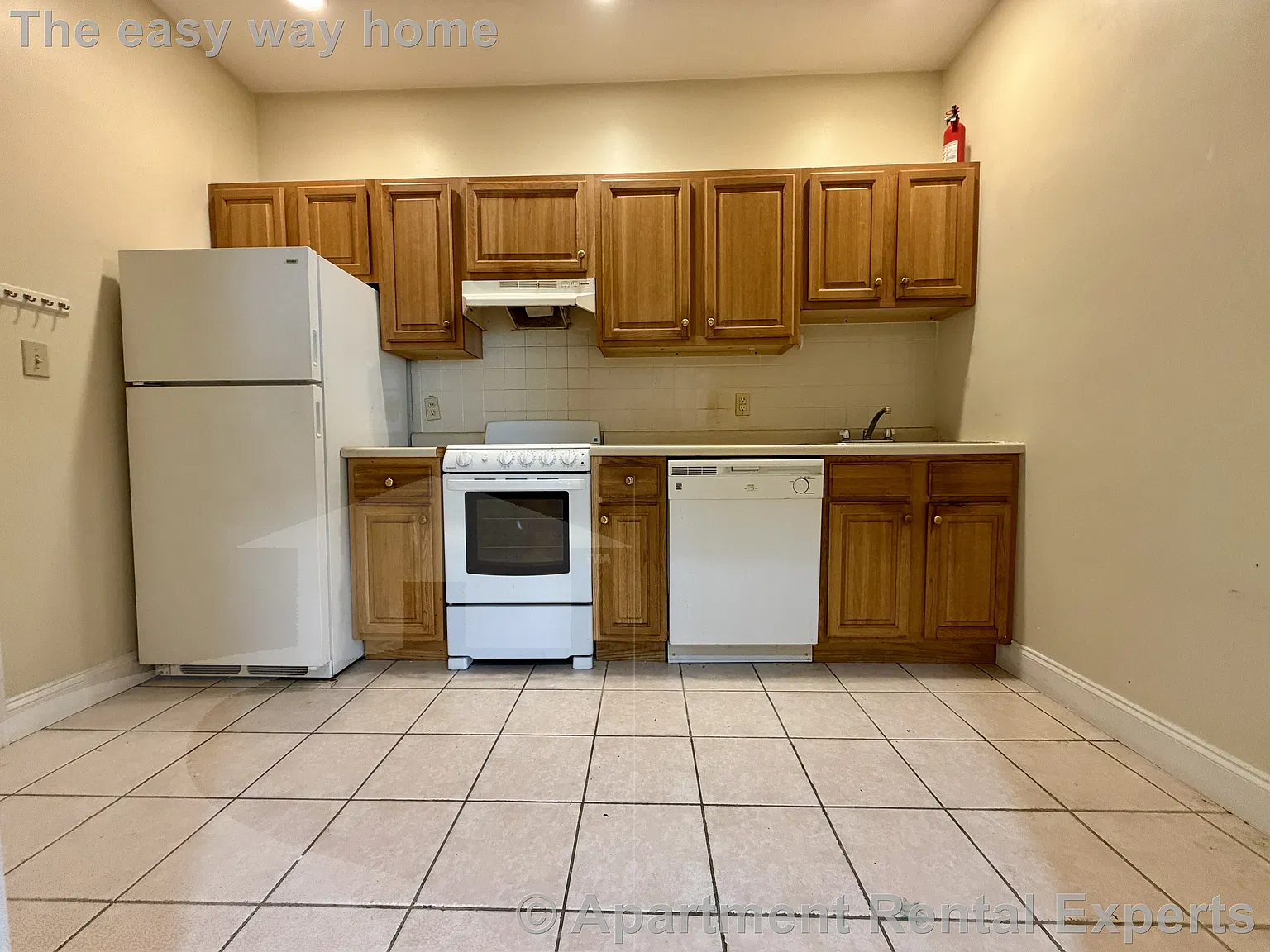 466 Green Street — Photo 3