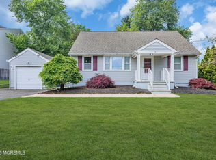 37 Sunset Place, North Middletown, NJ 07748