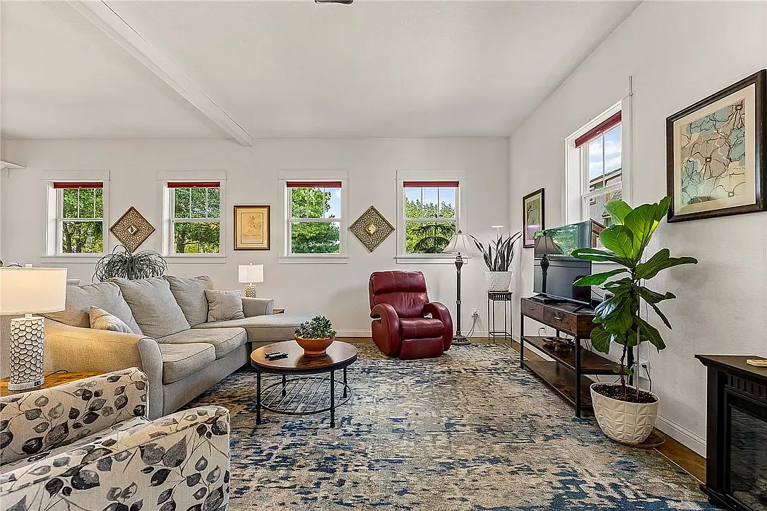 1 bed, 1675 sqft, $2,400 — Photo 4