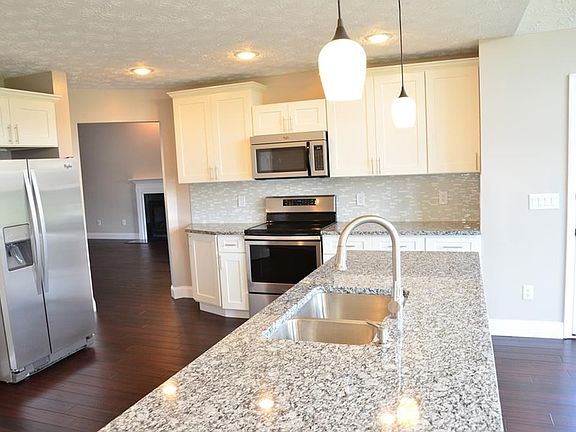 4th image of 5892 Red Oak Ct