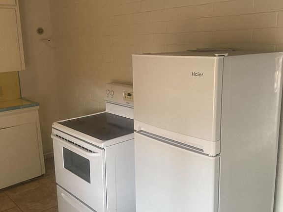 5th image of 2501-2515 E Blacklidge Dr