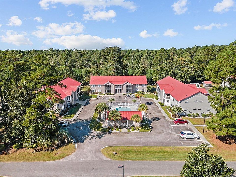 Colonial Gardens Complex