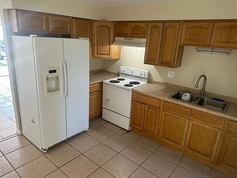 412 Country Lane Dr — Photo 13