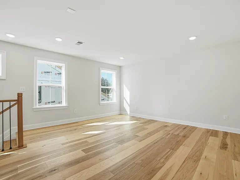18 Whitaker Ln — Photo 27