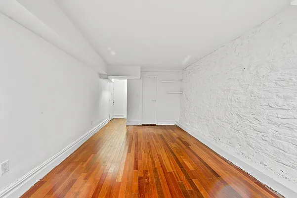 Rented by Compass | media 23