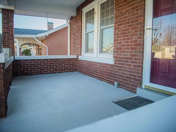 4th image of 110 Reynolds Ave