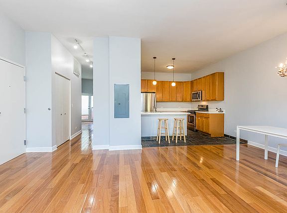 5th image of 3727 N Wolcott Ave Unit 6