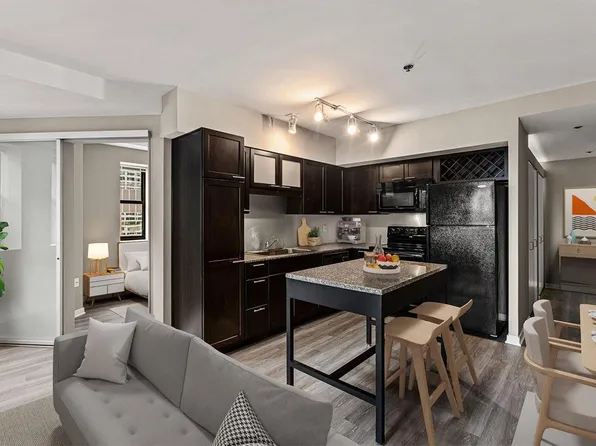 188 W Randolph St APT 2306, Chicago, IL 60601