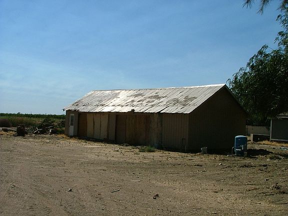 Barn can be used as 4-car garage