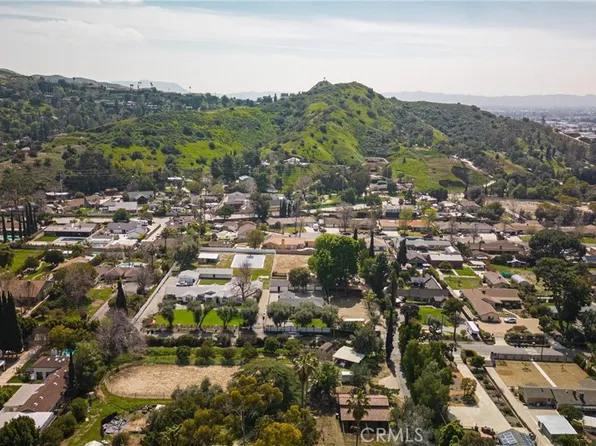 10610 Walnut Dr, Sunland, CA 91040