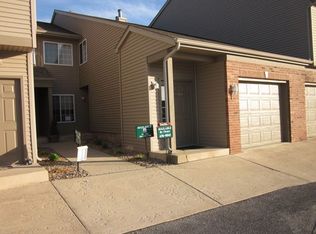 4523 N Thornhill Dr, Peoria, IL 61615